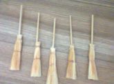 10 Vassourinhas Palha Para Lembrancinha Chá de Cozinha ou Dia das Bruxas